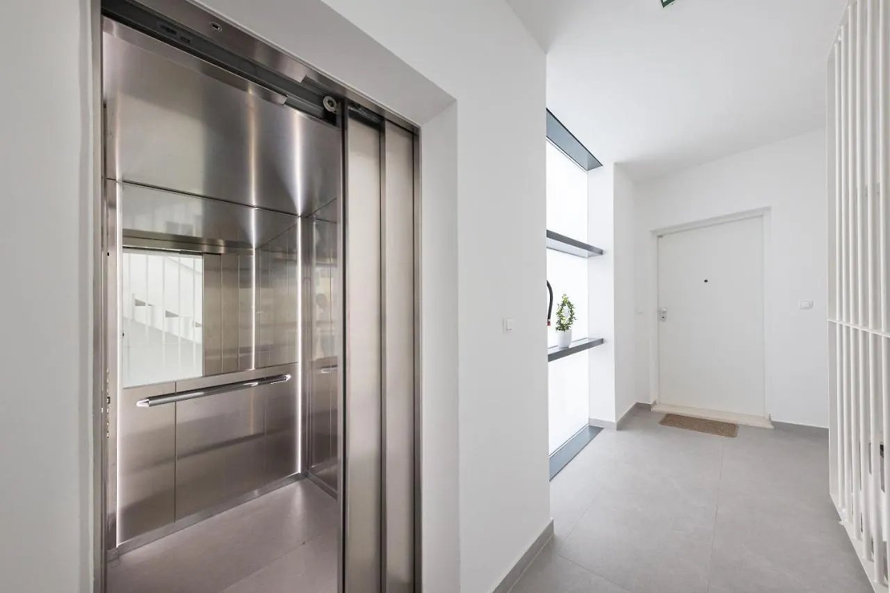 Apartment Abia Znjan Split